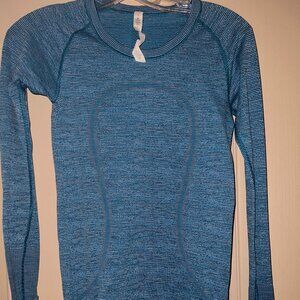 Blue Lululemon Women's Longsleeve (US 4)